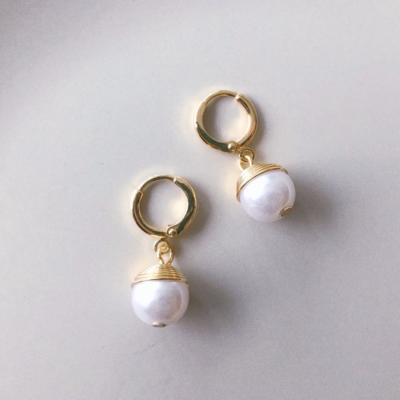 Gold Hoop Pearl Earrings - Picture 6 of 7